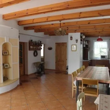 Paula Mit Grill, Terrasse Und Garten, Holiday home