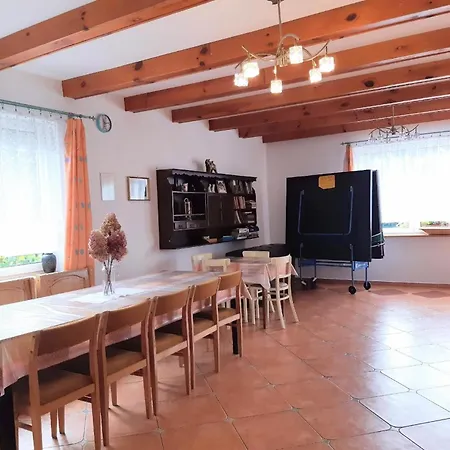 Holiday home Paula Mit Grill, Terrasse Und Garten, Pluski